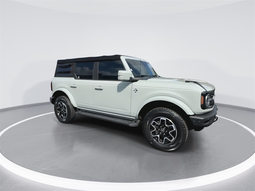 2021 Ford Bronco Outer Banks photo 2