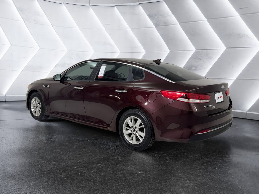 2017 Kia Optima LX photo 6