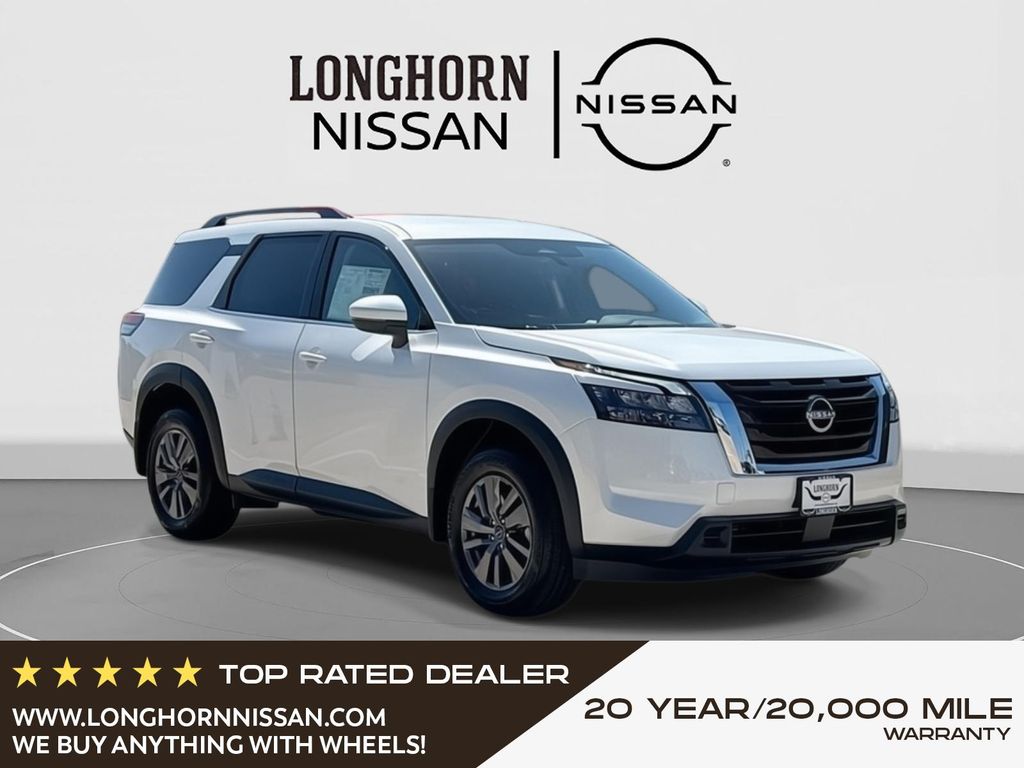 2025 Nissan Pathfinder SV's photo