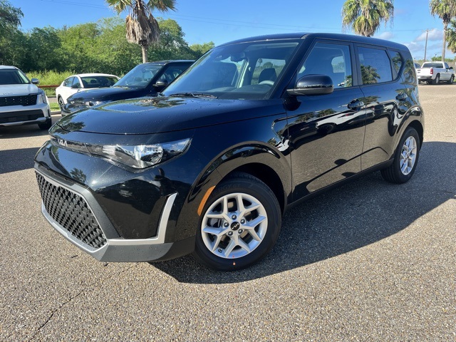 2025 Kia Soul LX S photo 2