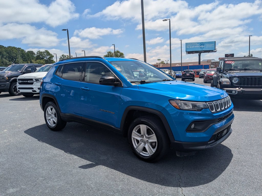 2022 Jeep Compass Latitude photo 2
