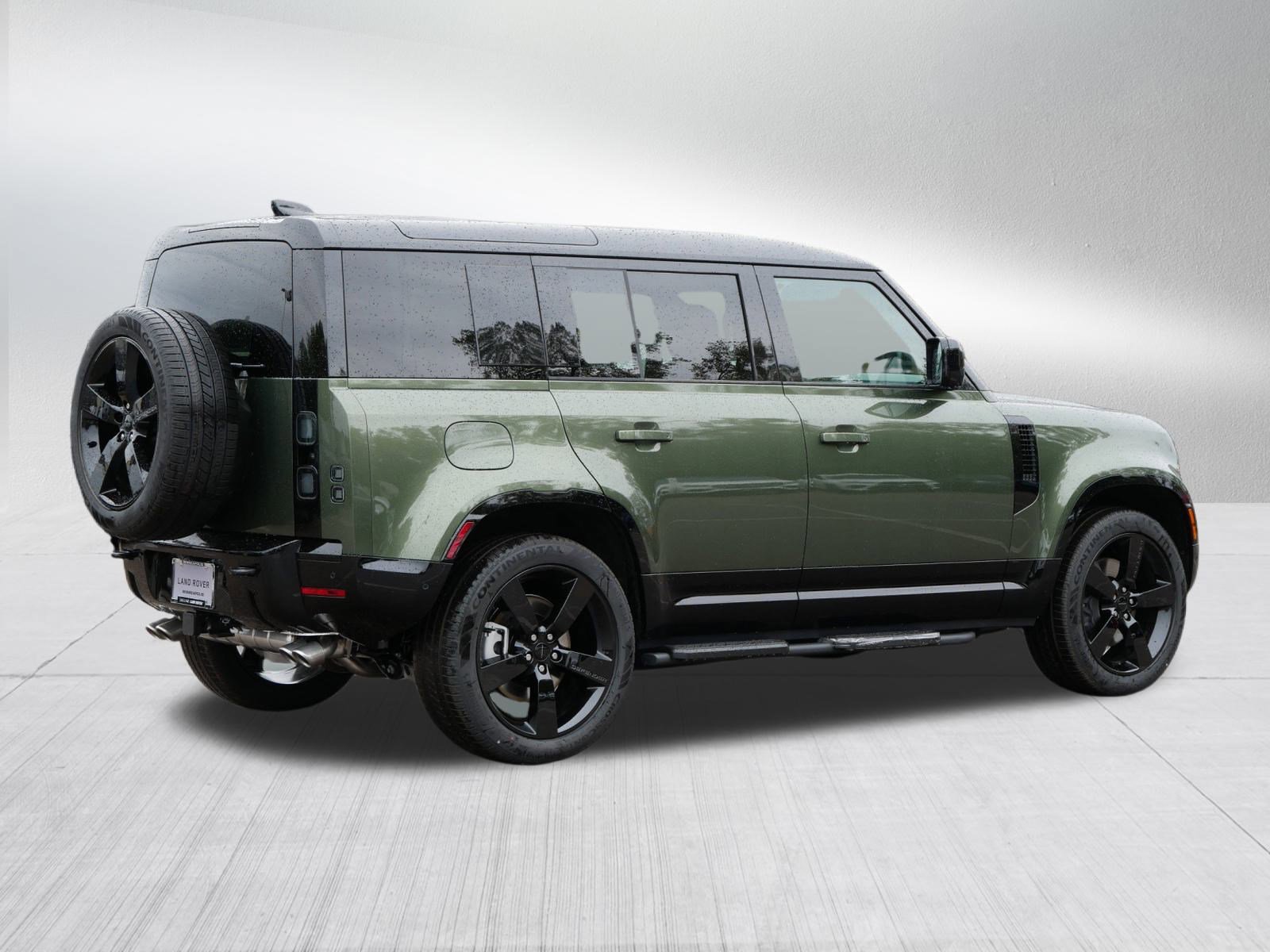 2026 Land Rover Defender 110 X-Dynamic SE photo 2