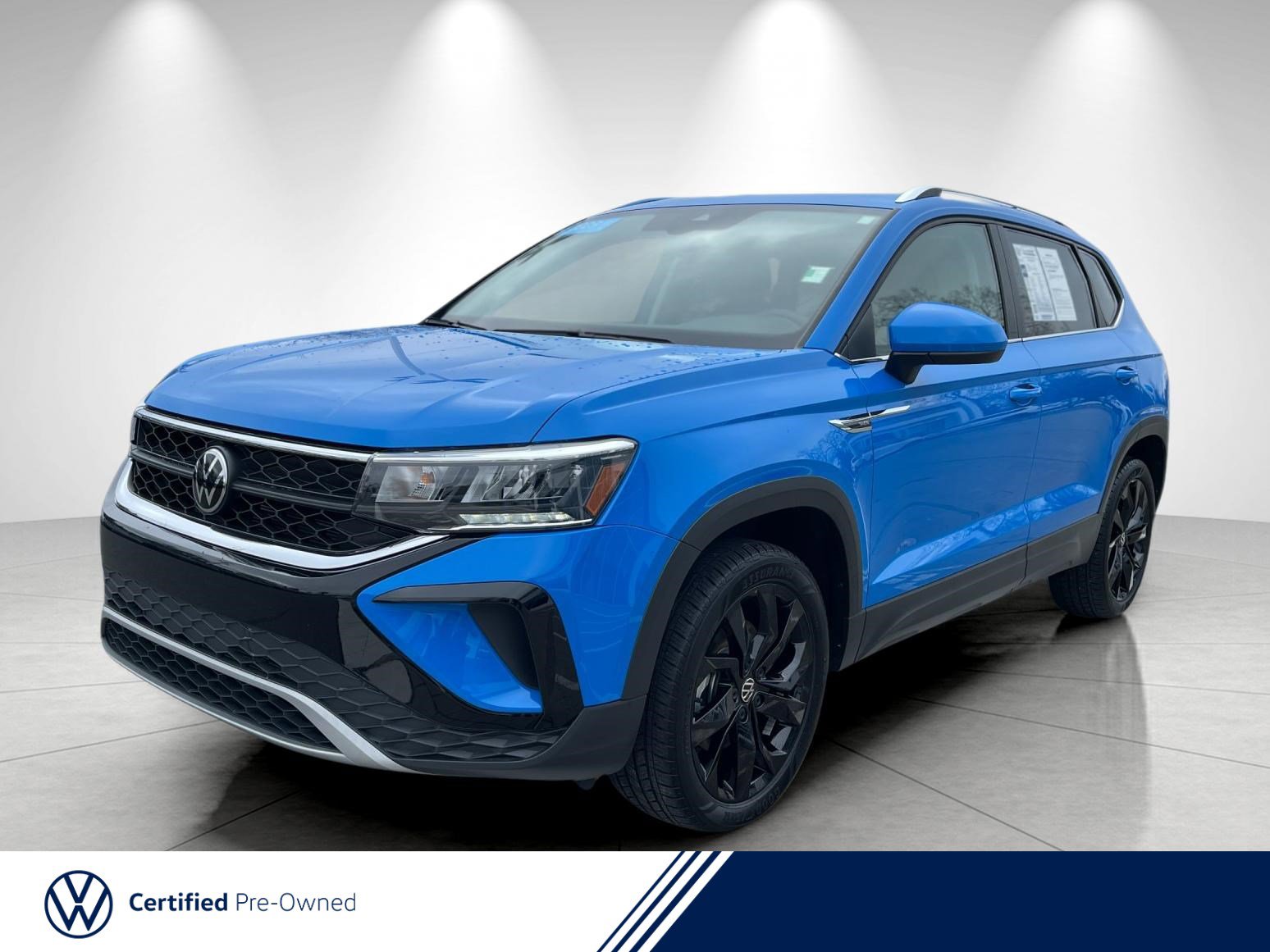 2023 Volkswagen Taos SE's photo