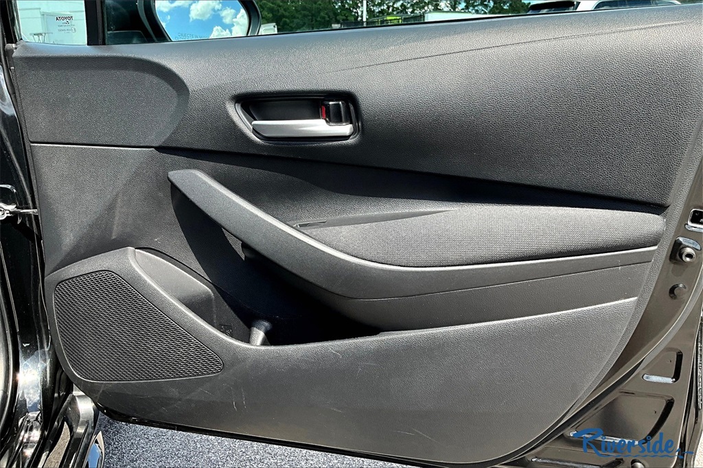 2021 Toyota Corolla LE photo 22