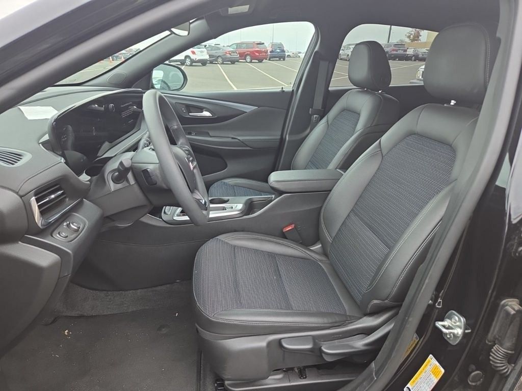 2025 Buick Envista Preferred photo 3