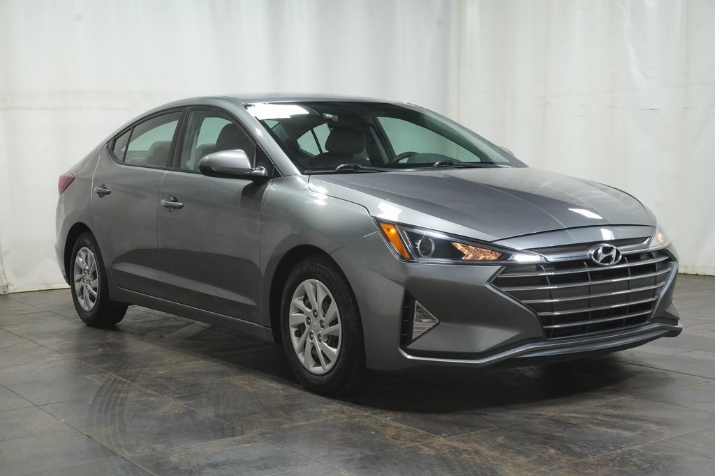 2019 Hyundai Elantra SE's photo