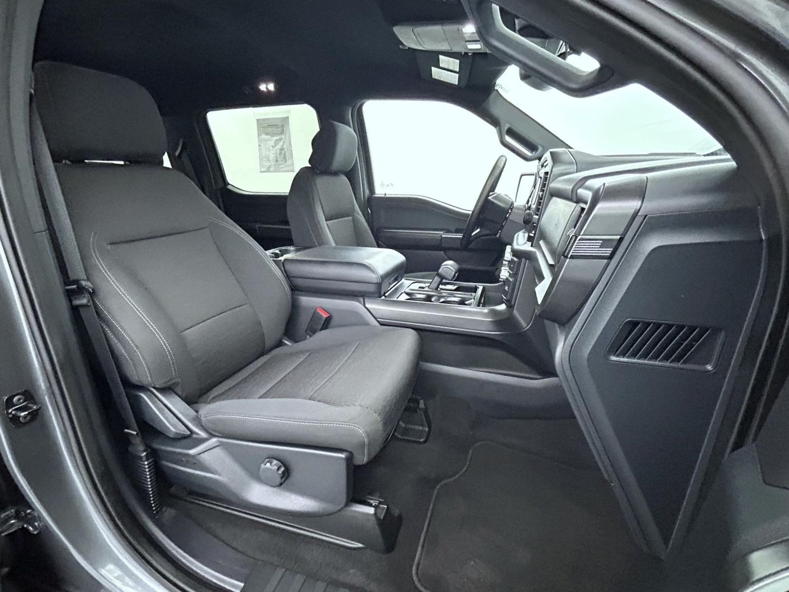 2024 Ford F-150 XLT photo 14