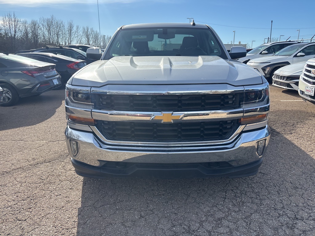 Used 2017 Chevrolet Silverado 1500 LT with VIN 1GCVKREC0HZ195645 for sale in Kansas City