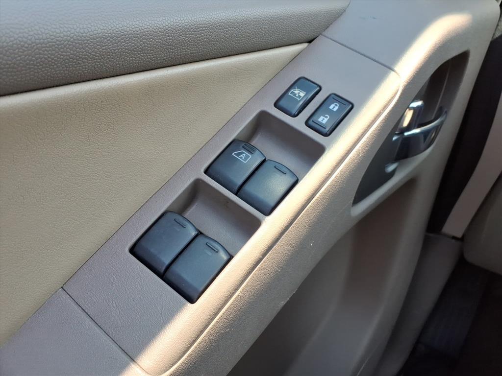 2012 Nissan Frontier SL photo 26
