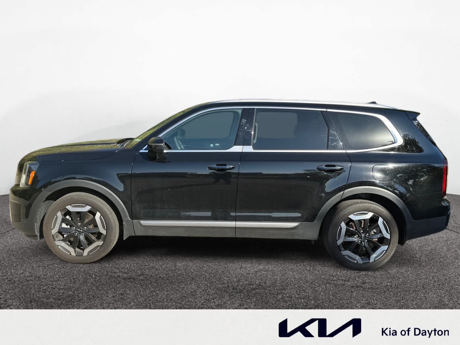 2023 Kia Telluride S photo 2