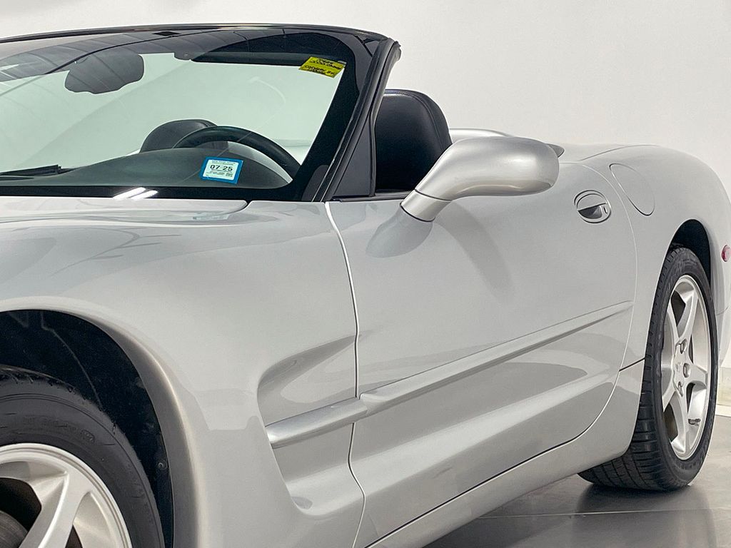 2000 Chevrolet Corvette Base Convertible photo 27