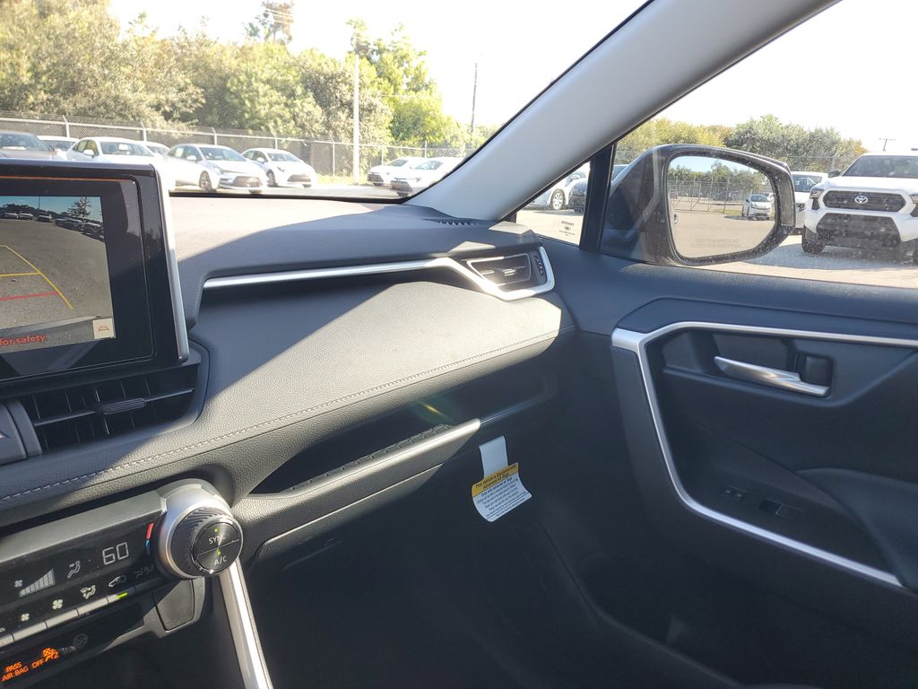 2025 Toyota RAV4 Hybrid XLE photo 23
