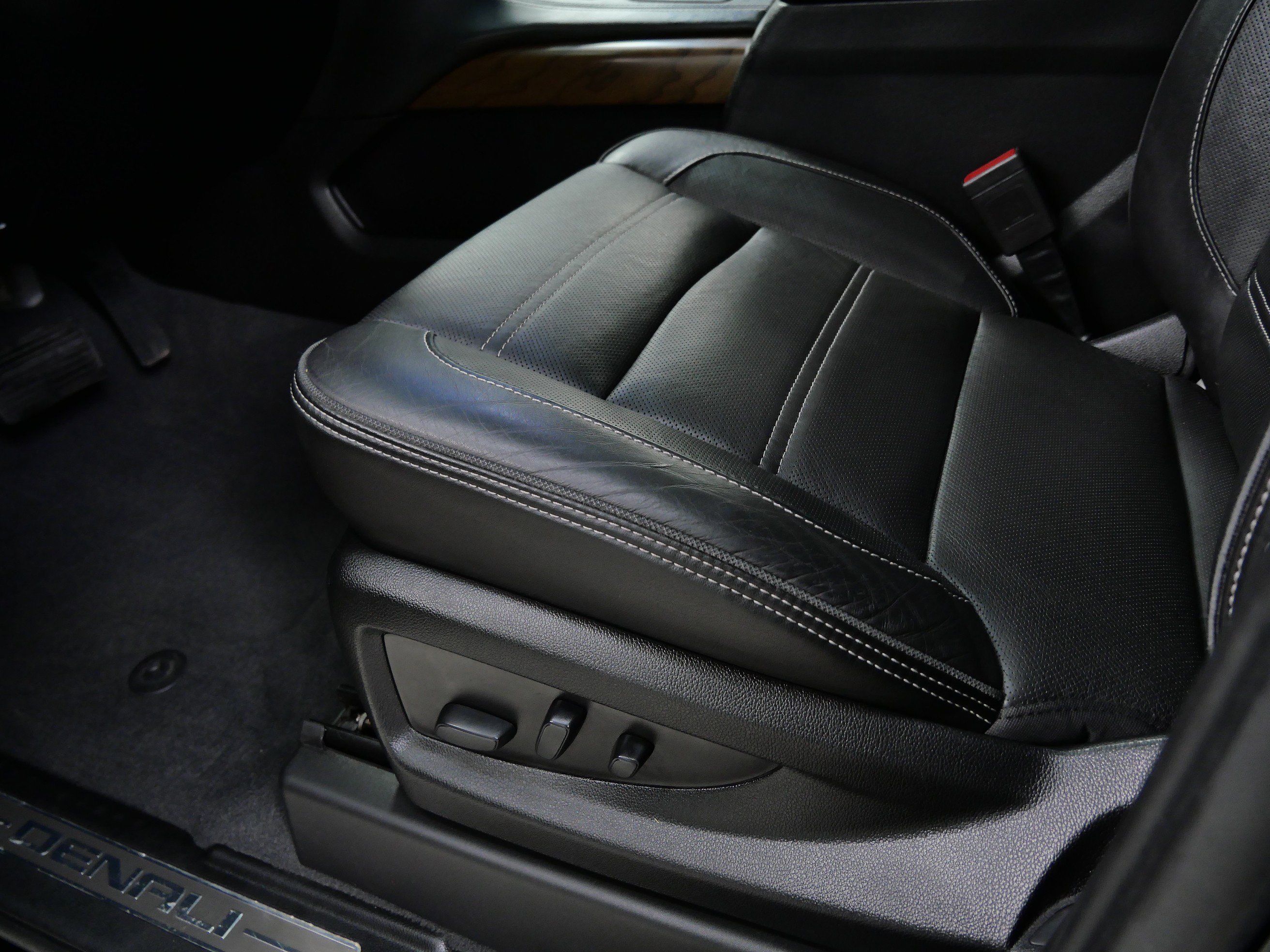 2020 Gmc Yukon Denali photo 17