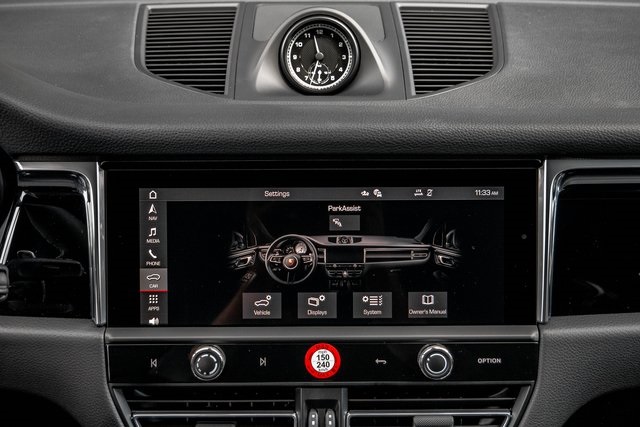 2025 Porsche Macan T photo 12