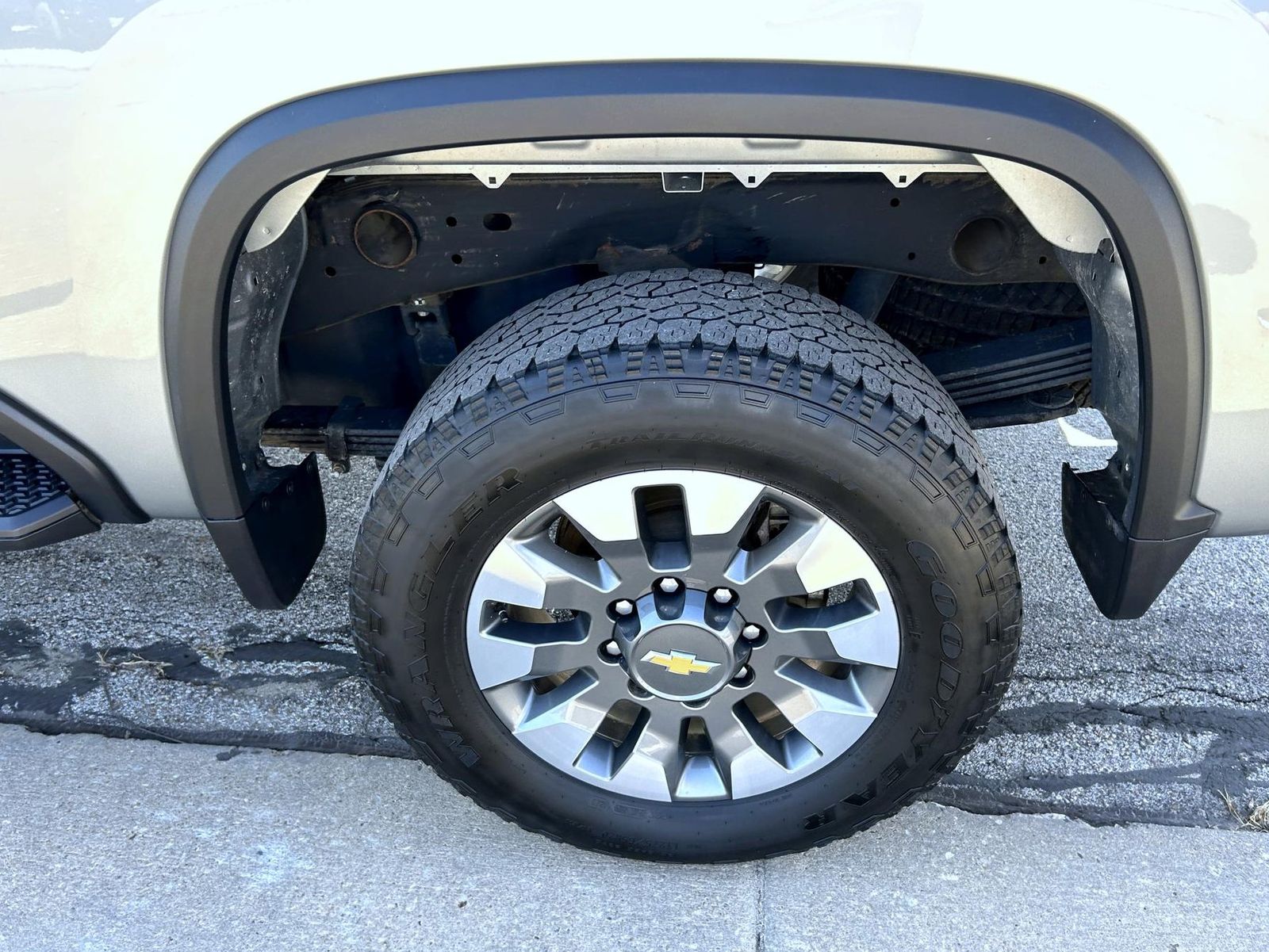2024 Chevrolet Silverado 2500HD Custom photo 22