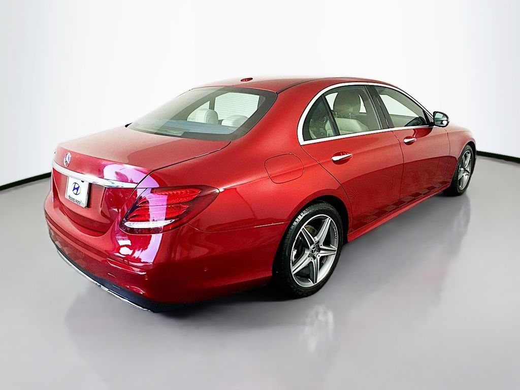 2018 Mercedes Benz E 300 photo 5
