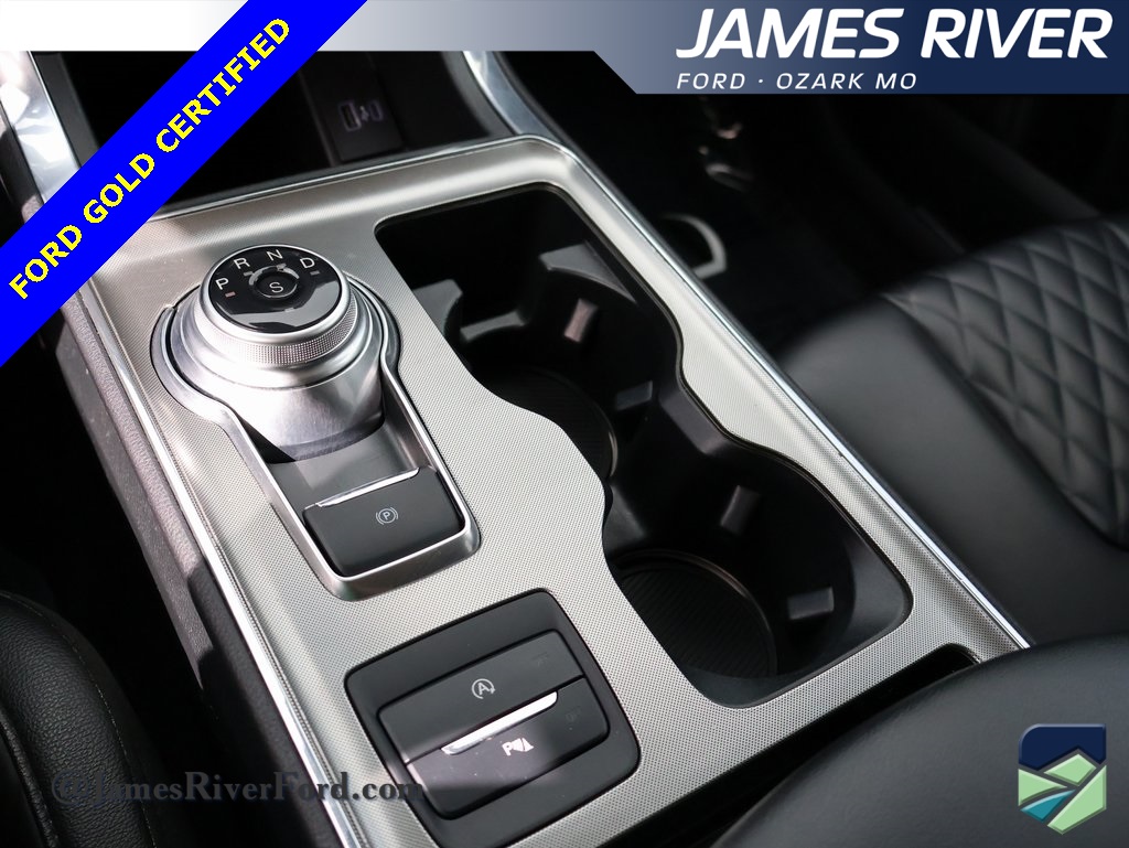 2024 Ford Edge Titanium photo 29