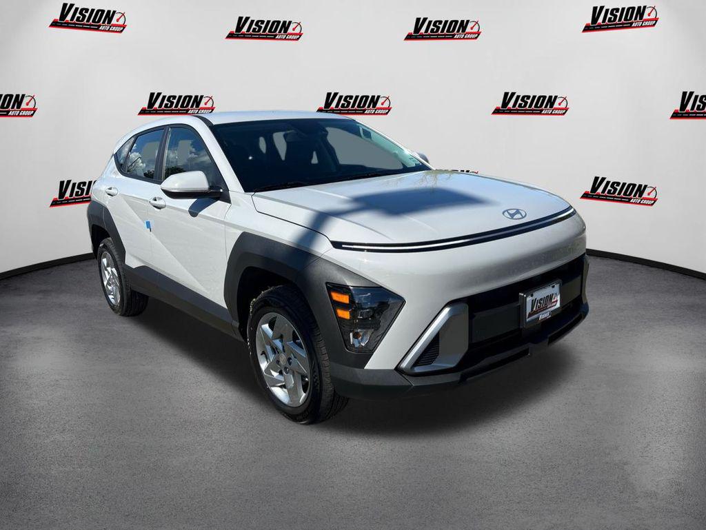 2026 Hyundai Kona SE photo 3