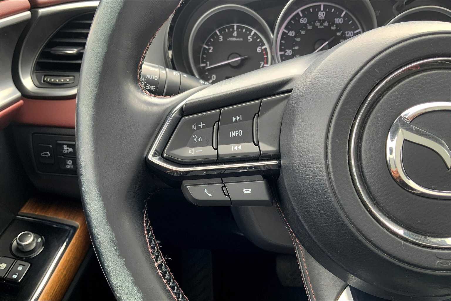 2016 Mazda CX-9 Signature photo 23