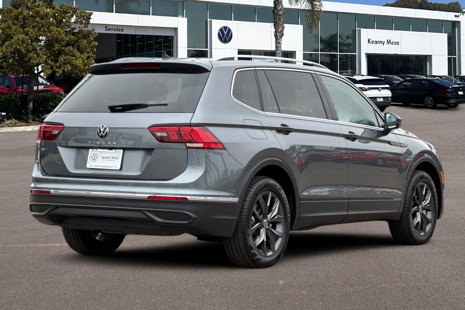 2023 Volkswagen Tiguan SE photo 4