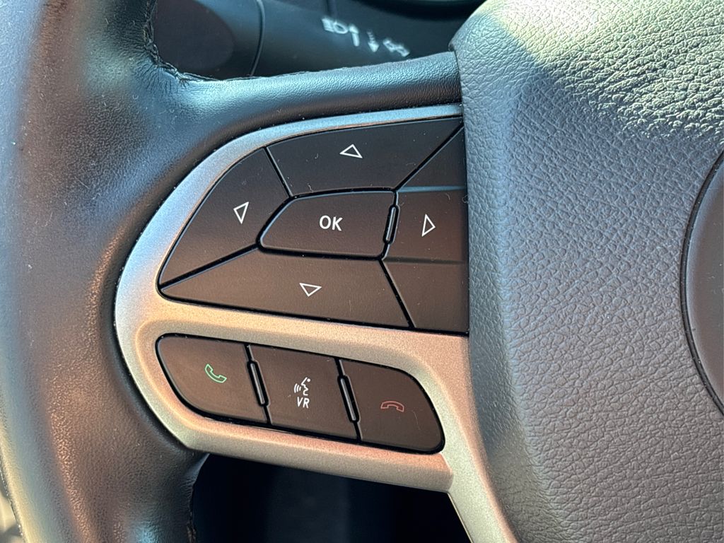 2019 Jeep Cherokee Limited photo 30