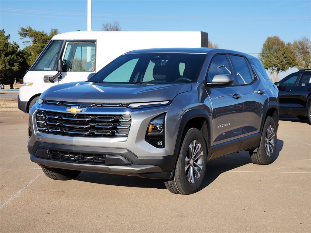2026 Chevrolet Equinox LT photo 2