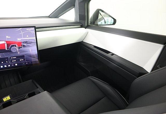 2024 Tesla Cybertruck photo 16