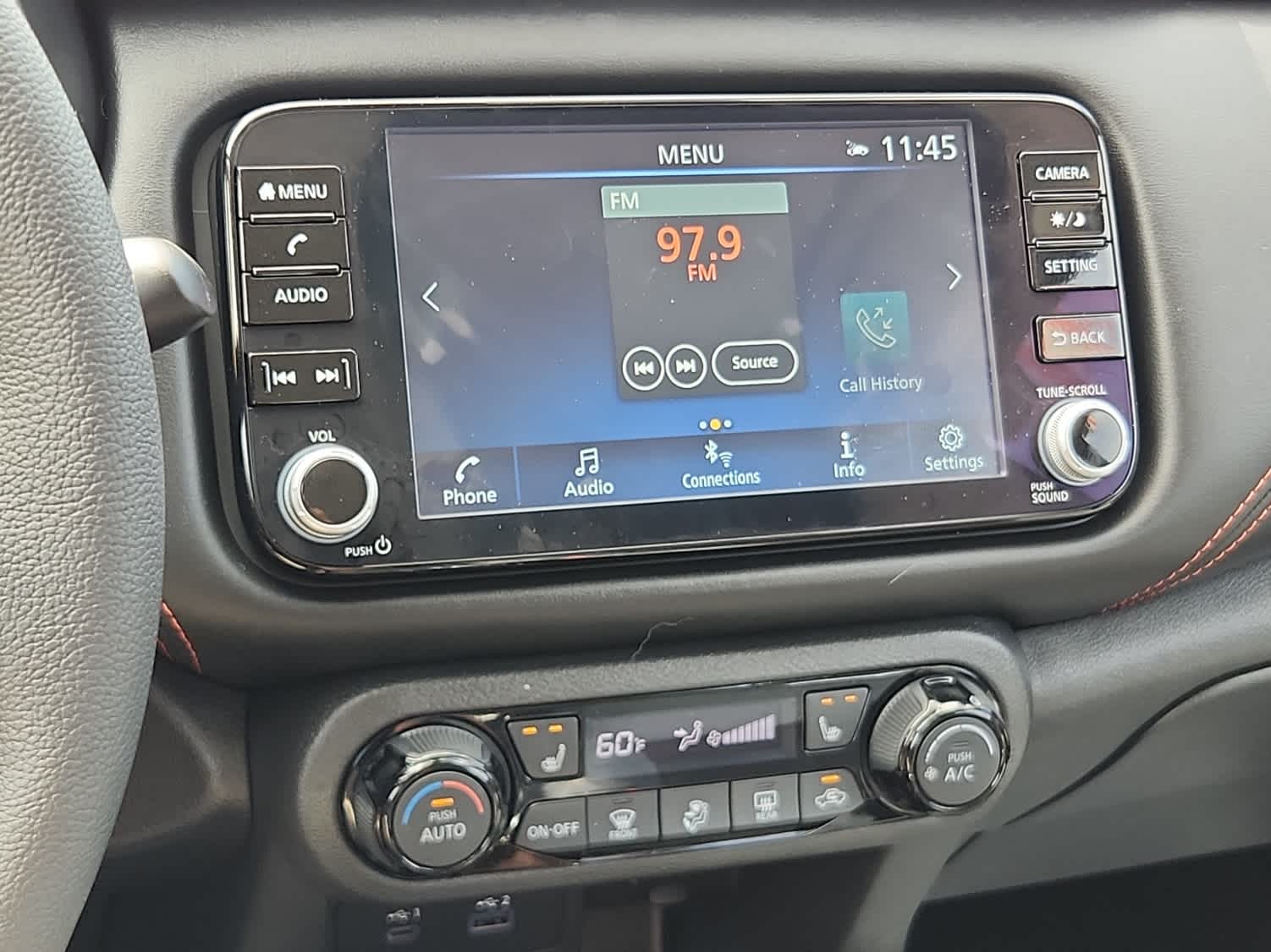 2024 Nissan Kicks SR photo 11