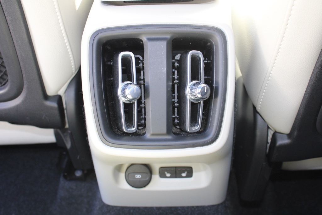 2021 Volvo XC40 T5 AWD Inscription photo 32