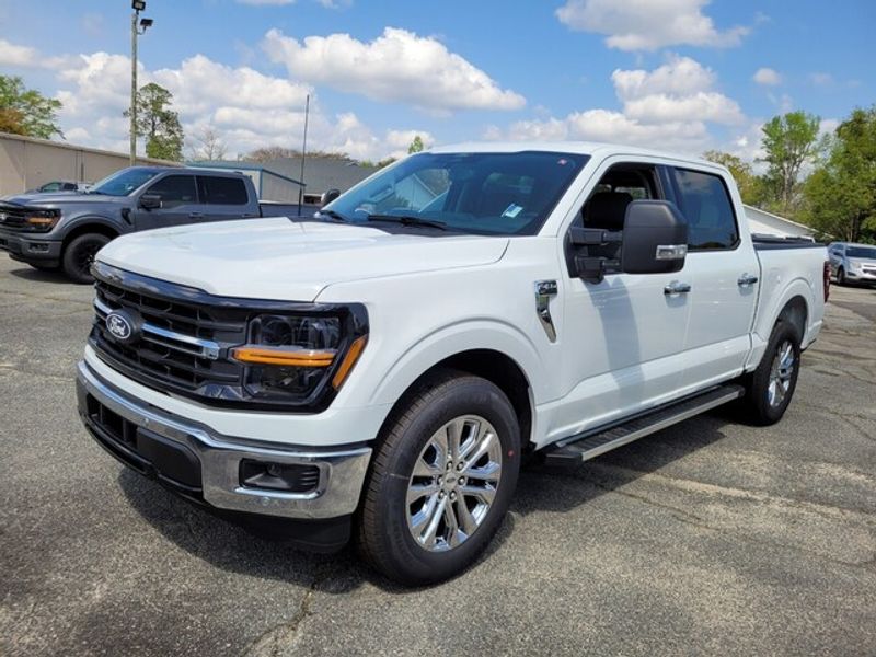 2025 Ford F-150 XLT photo 3