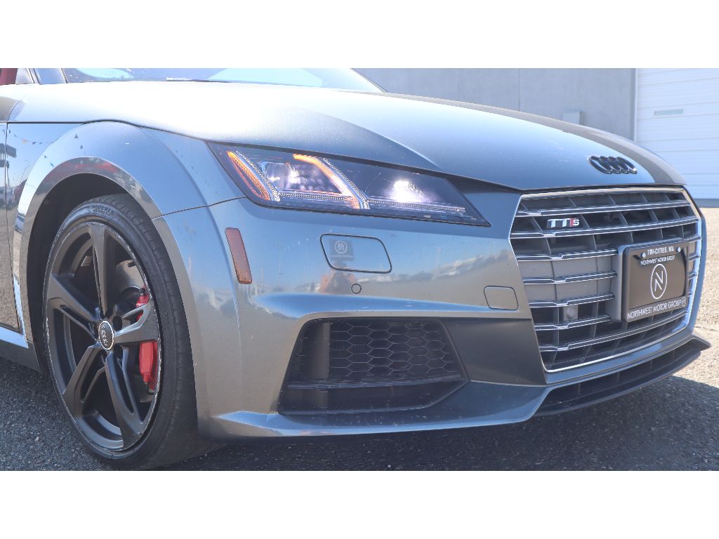 2017 Audi TTS photo 23