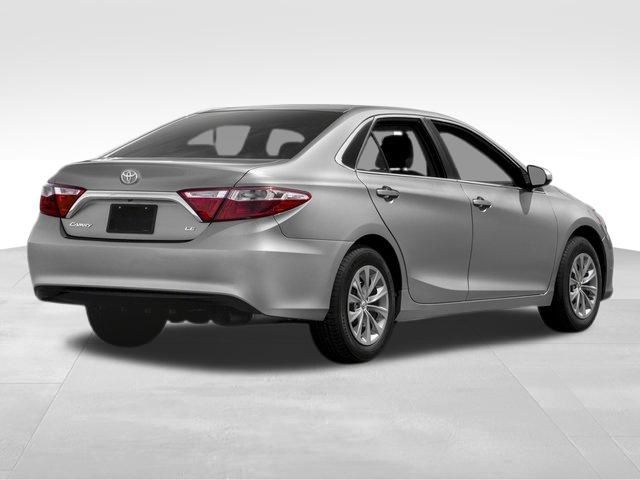 2017 Toyota Camry SE photo 16