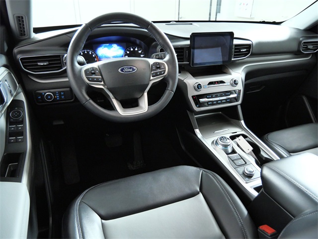 2023 Ford Explorer XLT photo 4