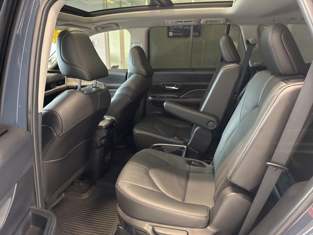 2024 Toyota Grand Highlander Platinum photo 16