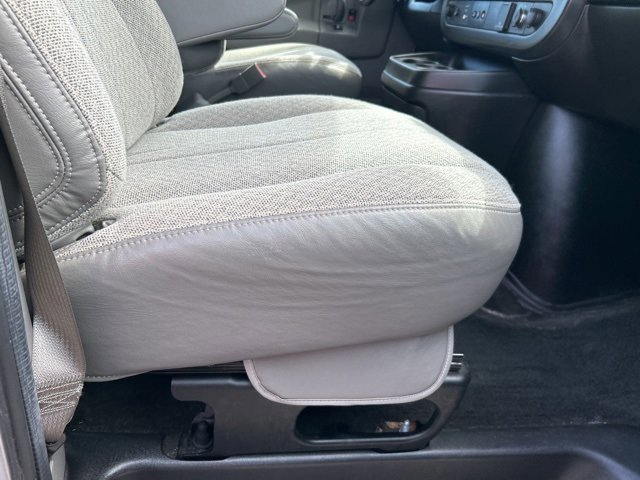 2016 Chevrolet Express Passenger 2500 LS photo 16