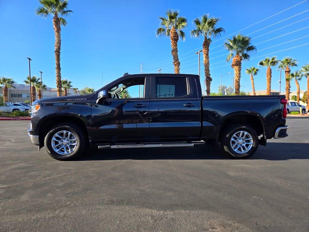 2023 Chevrolet Silverado 1500 LT photo 3