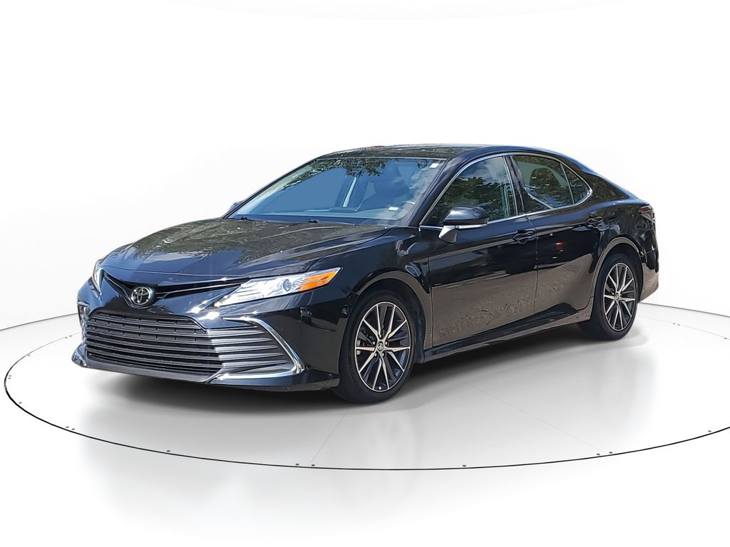 2023 Toyota Camry XLE photo 2