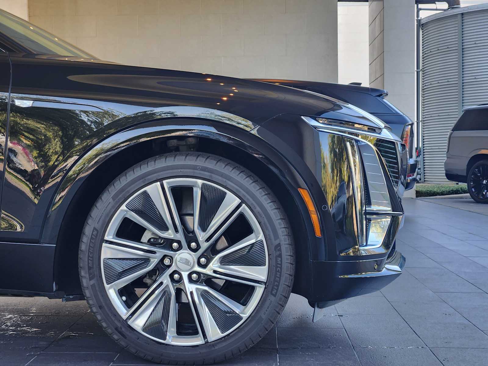 2024 Cadillac Lyriq Luxury photo 7