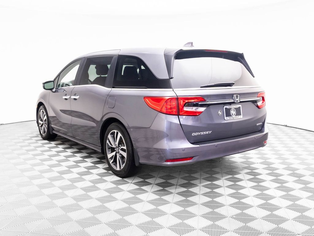 2023 Honda Odyssey Touring photo 3
