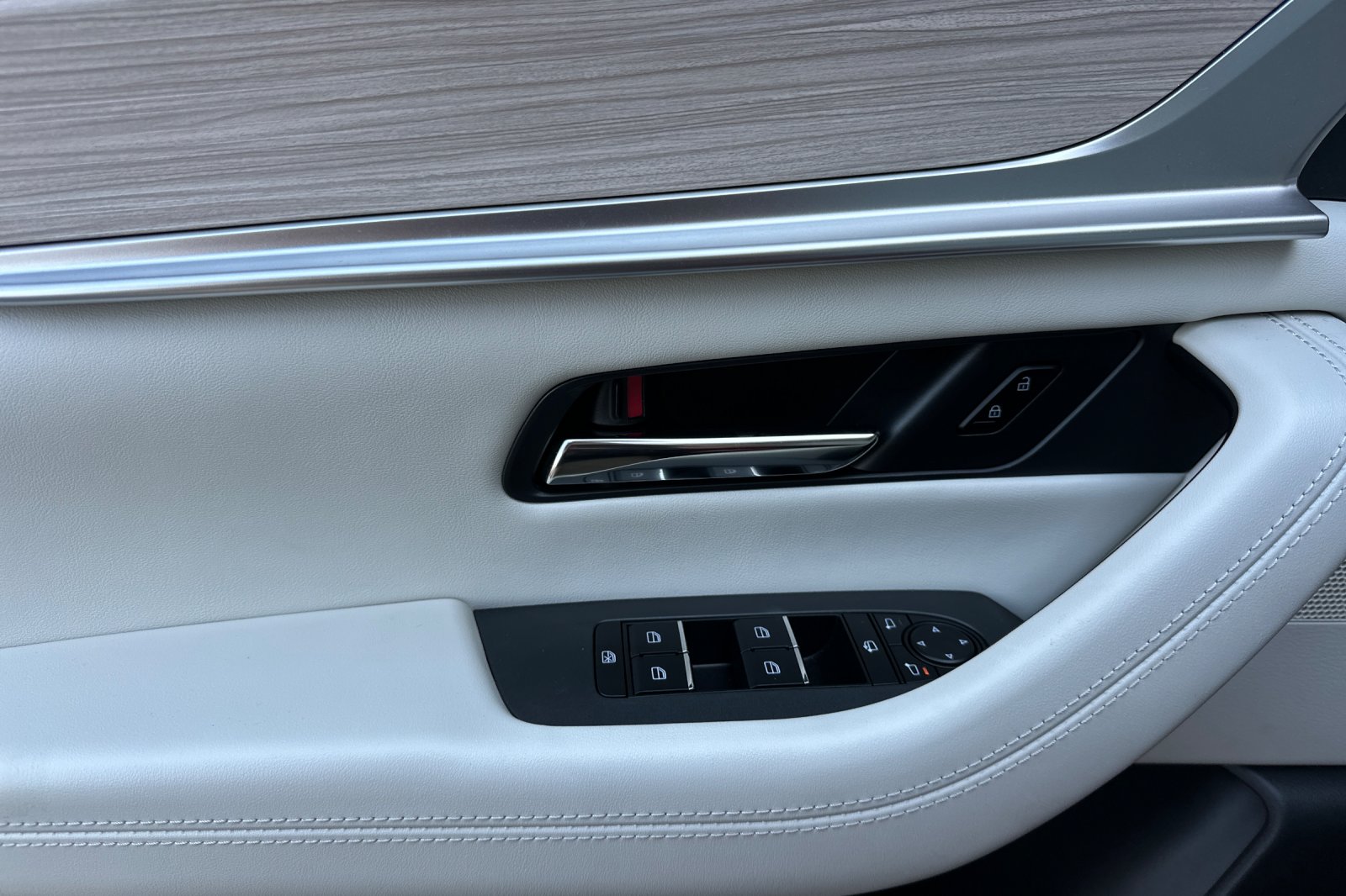 2024 Mazda CX-90 Premium Plus photo 9