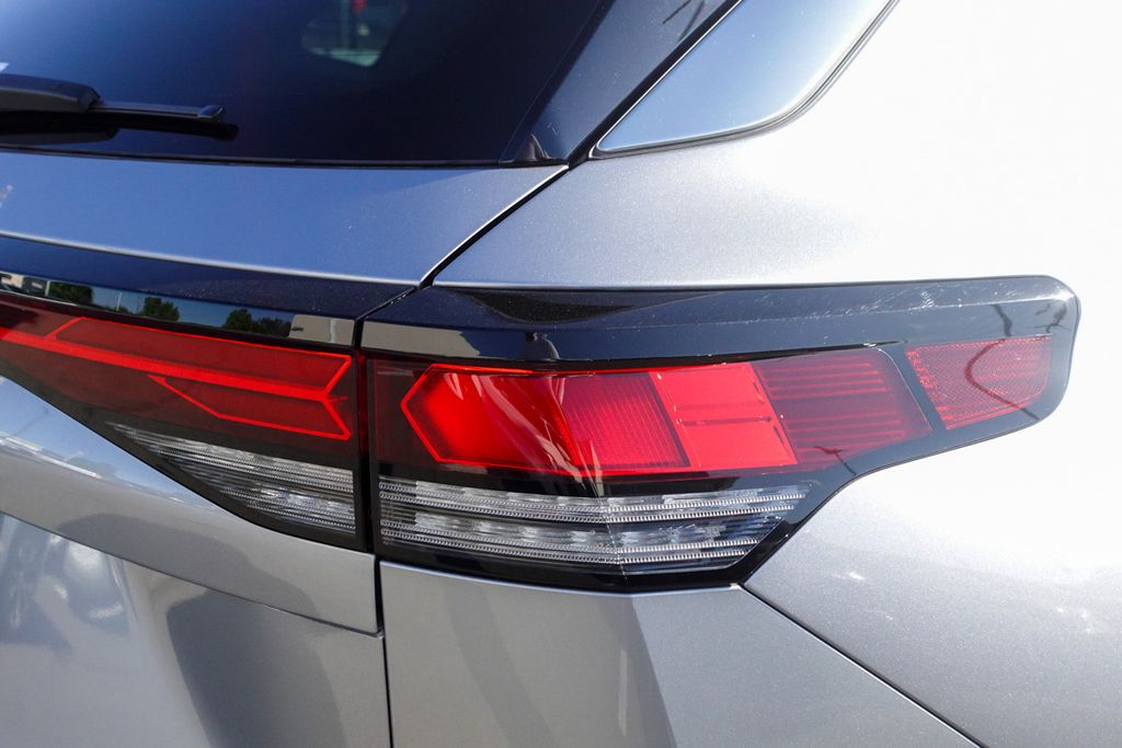 2025 Volkswagen Tiguan SE photo 4