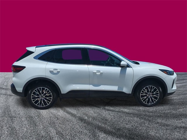 2025 Ford Escape Plug-In Hybrid photo 3