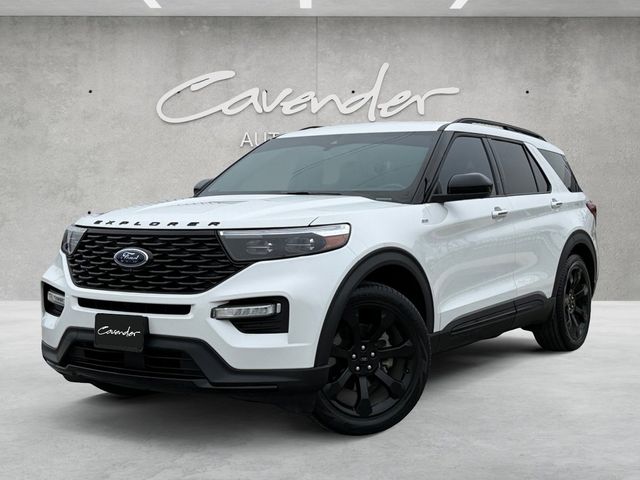 2023 Ford Explorer ST-LINE's photo