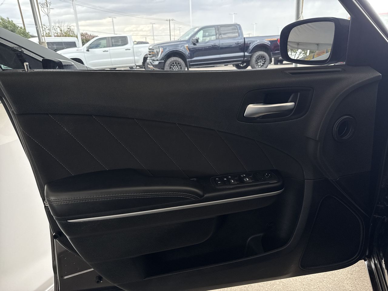 2022 Dodge Charger SXT photo 12