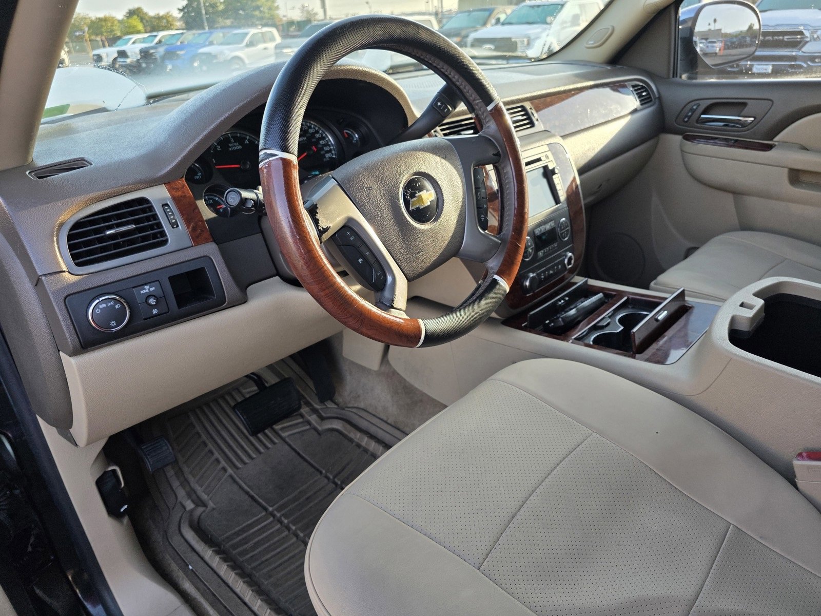 2011 Chevrolet Tahoe LTZ photo 16
