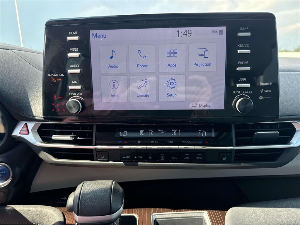 2024 Toyota Sienna XLE photo 26
