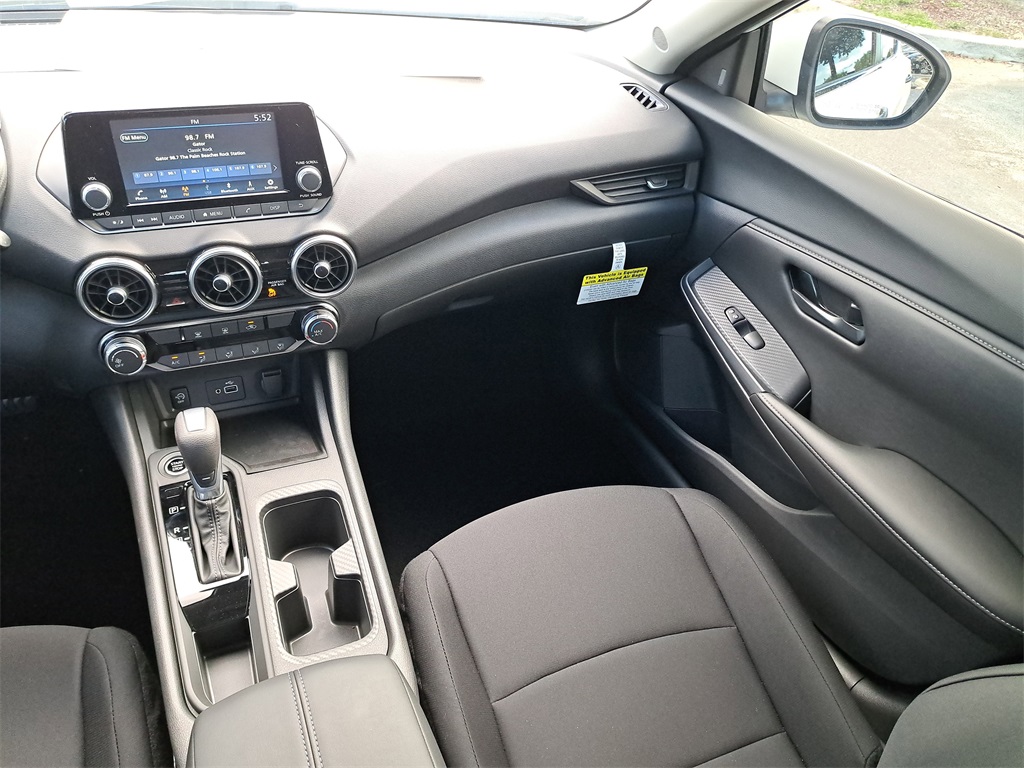 2025 Nissan Sentra S photo 17
