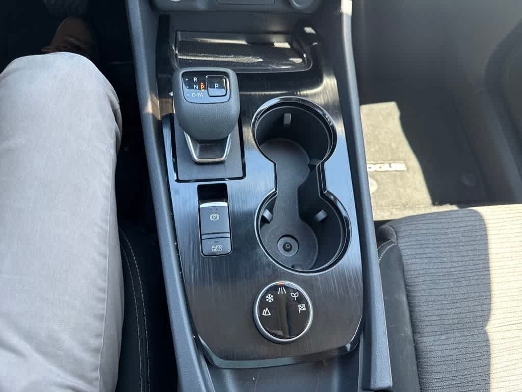 2023 Nissan Rogue SV photo 18