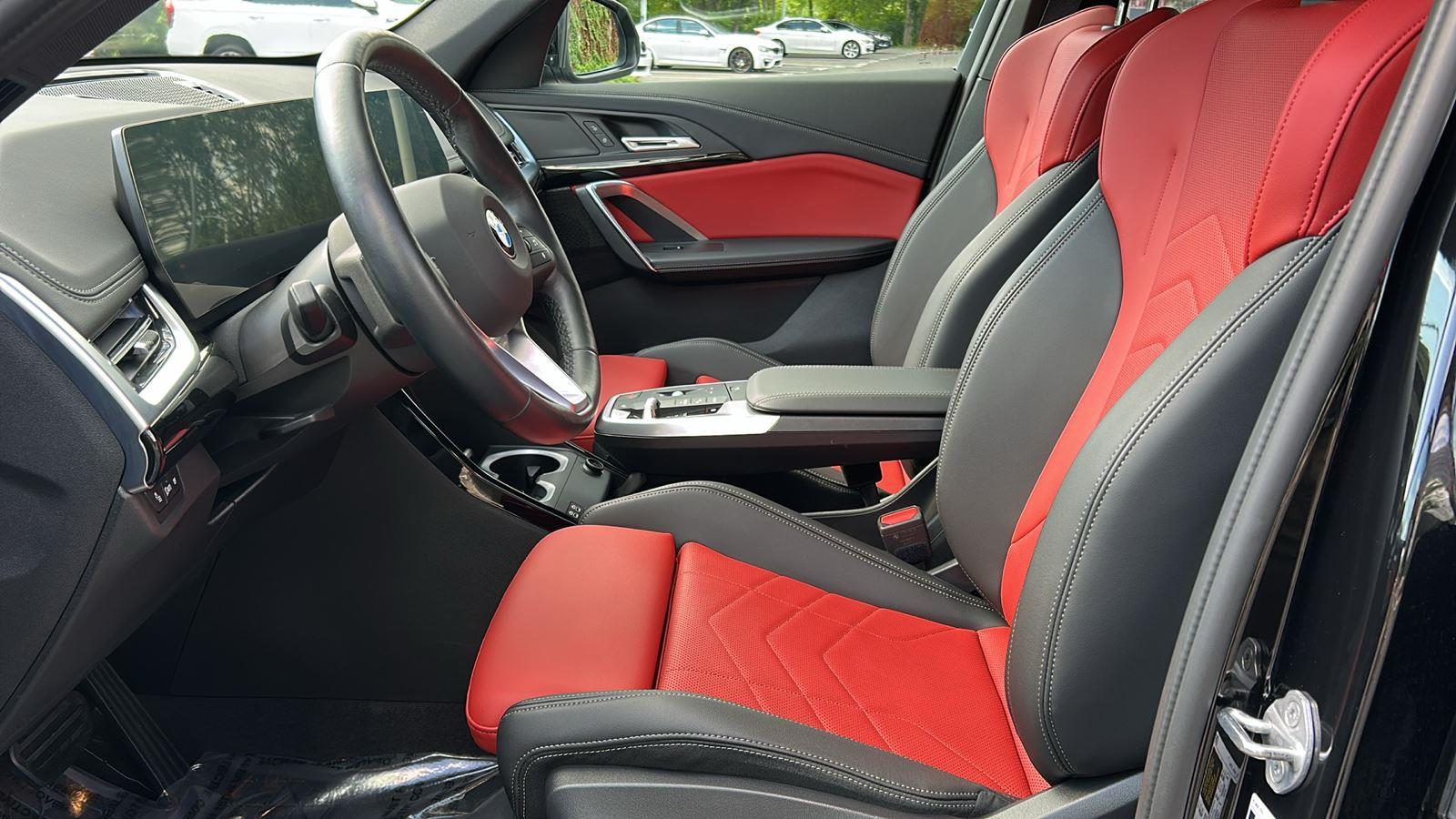 Used 2025 Jet Black BMW xDrive28i image 10