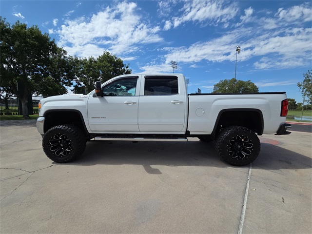 2019 Gmc Sierra HD SLE photo 3